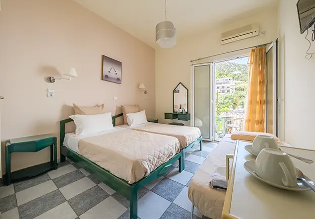 Beach Tolo Triple Room